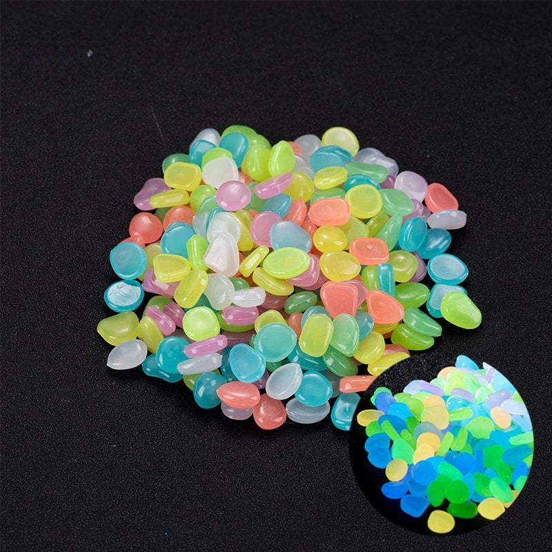 100Pcs Glow in the Dark Garden Pebbles For Sidewalk Garden Terrace Lawn Garden Patio Fish Tank Aquarium Decoration Glow Stone